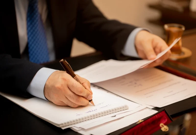 businessman-signing-important-contract-papers